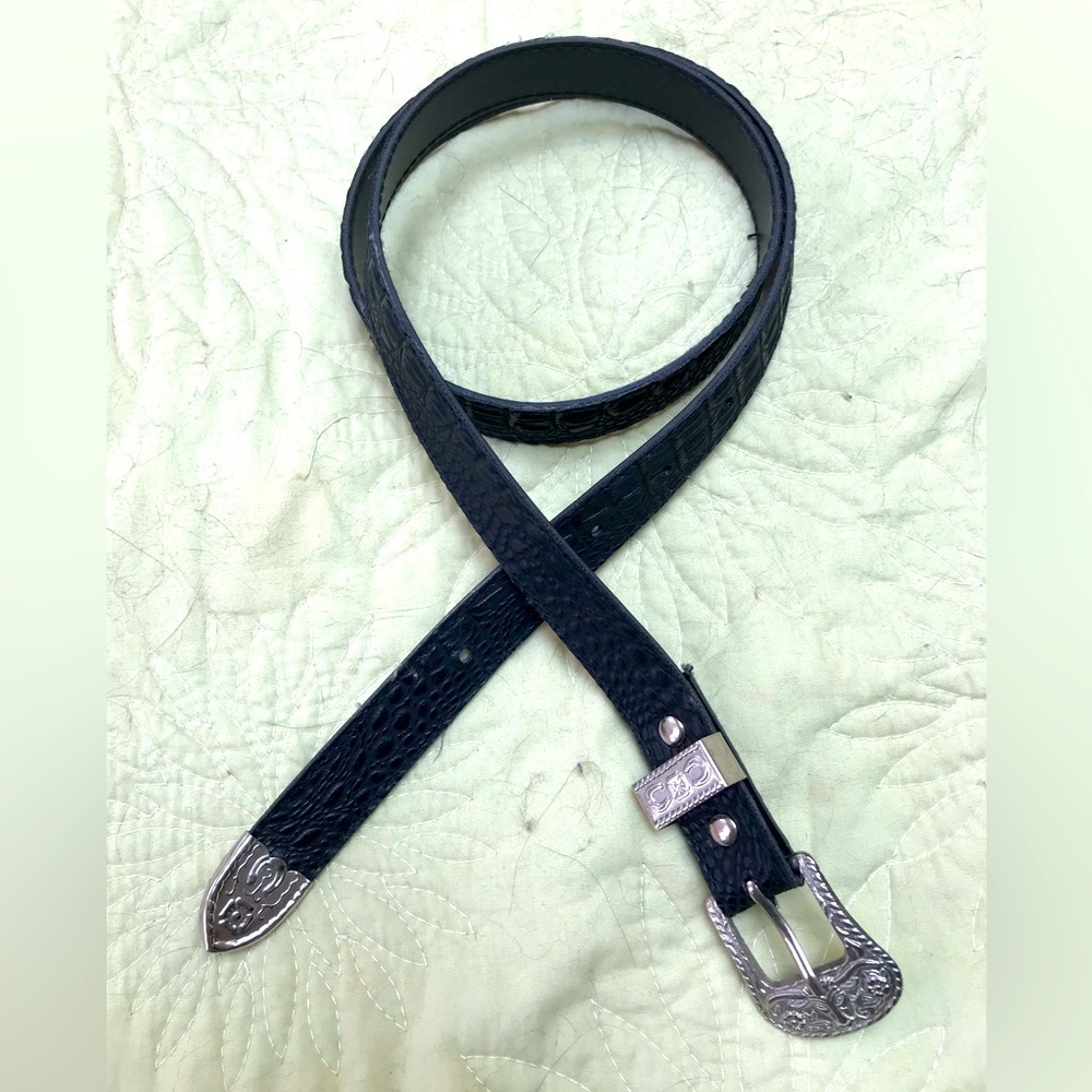 Brown belt with Faux hide texture. Size 36 inches long
